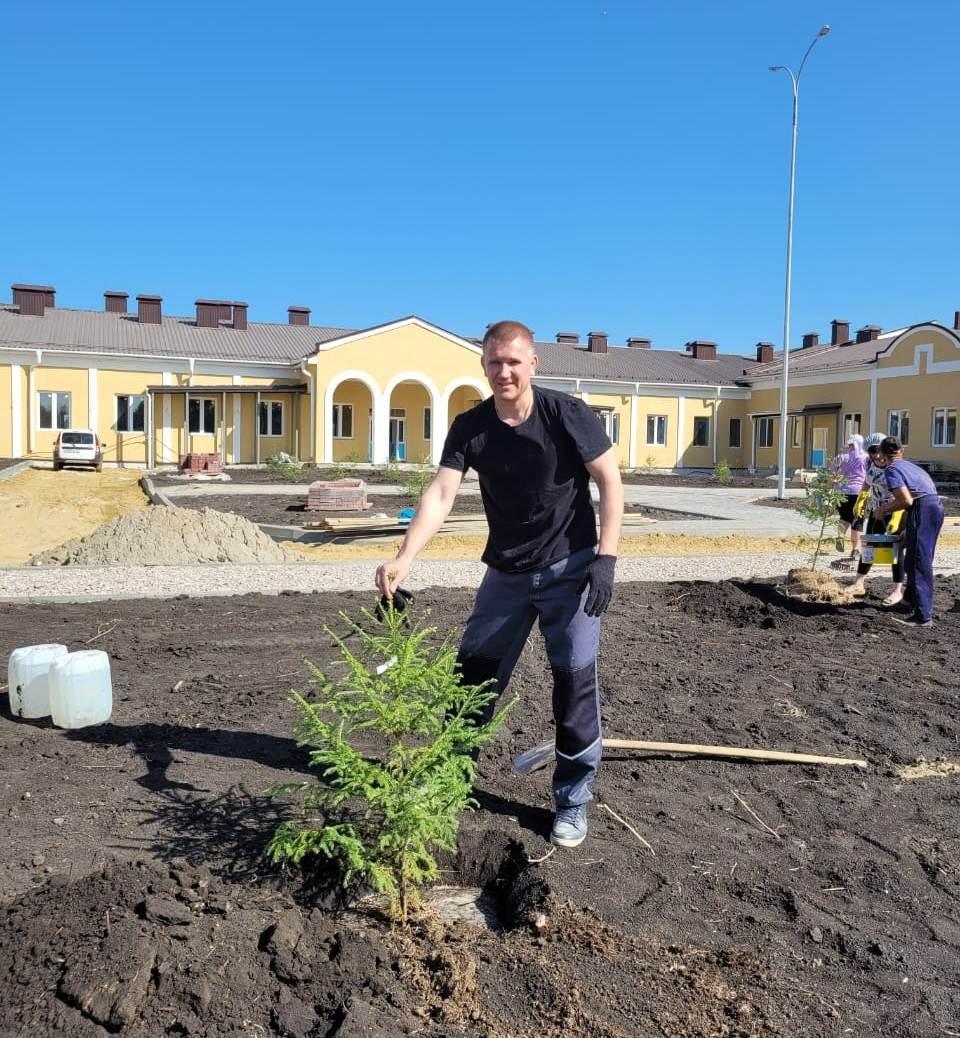 В Шадринске благоустроили территорию геронтологического центра «Спутник» —  Новый Мир